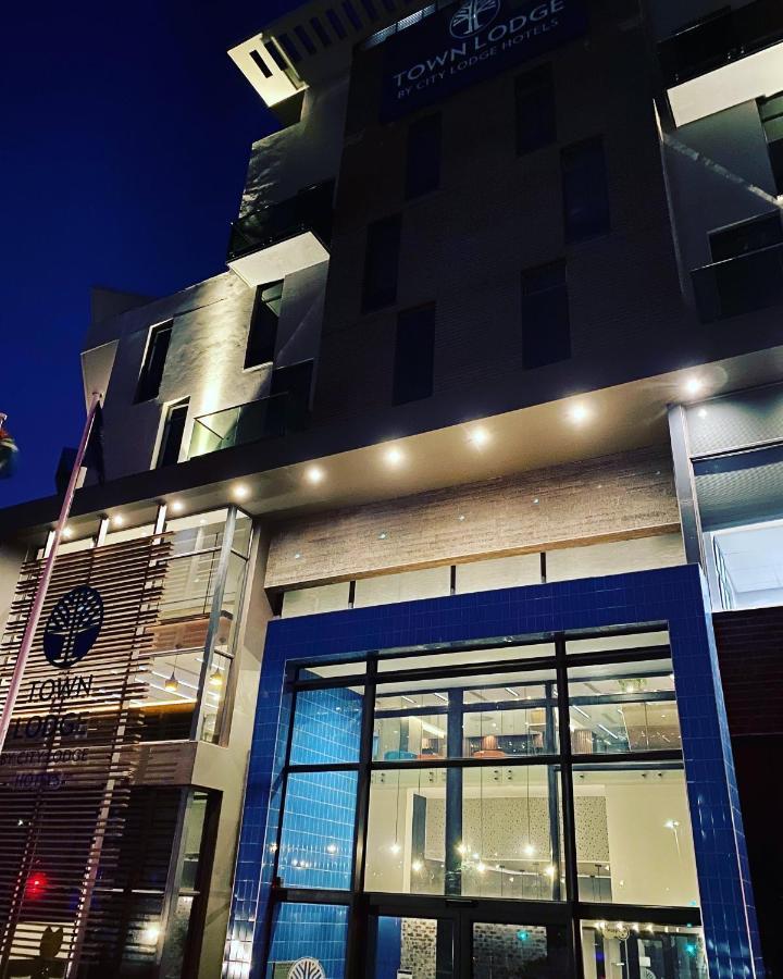 Town Hotel 2*